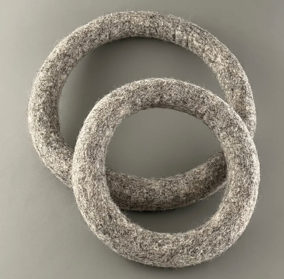 Wollen ring lichtgrijs (M of L)