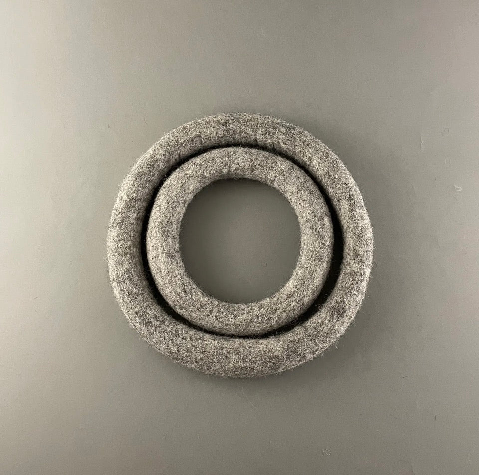 Wollen ring lichtgrijs (M of L)